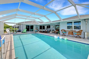 Inviting Lakeview Home l Pool l Close to Beaches